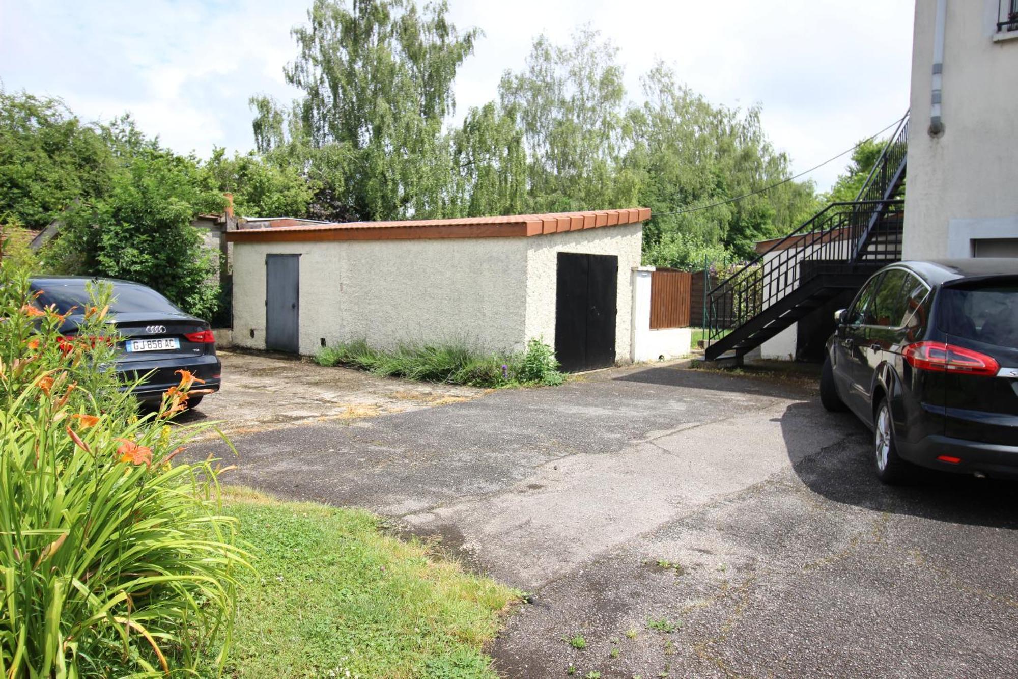 3 Chambres - Tres Grand Jardin Privee - Terrasse Privee - Garage Velo Et Moto - Parking Voiture Privee Dans La Propriete - Gere Par Presta-Zen'Services Thierville-sur-Meuse Exteriör bild