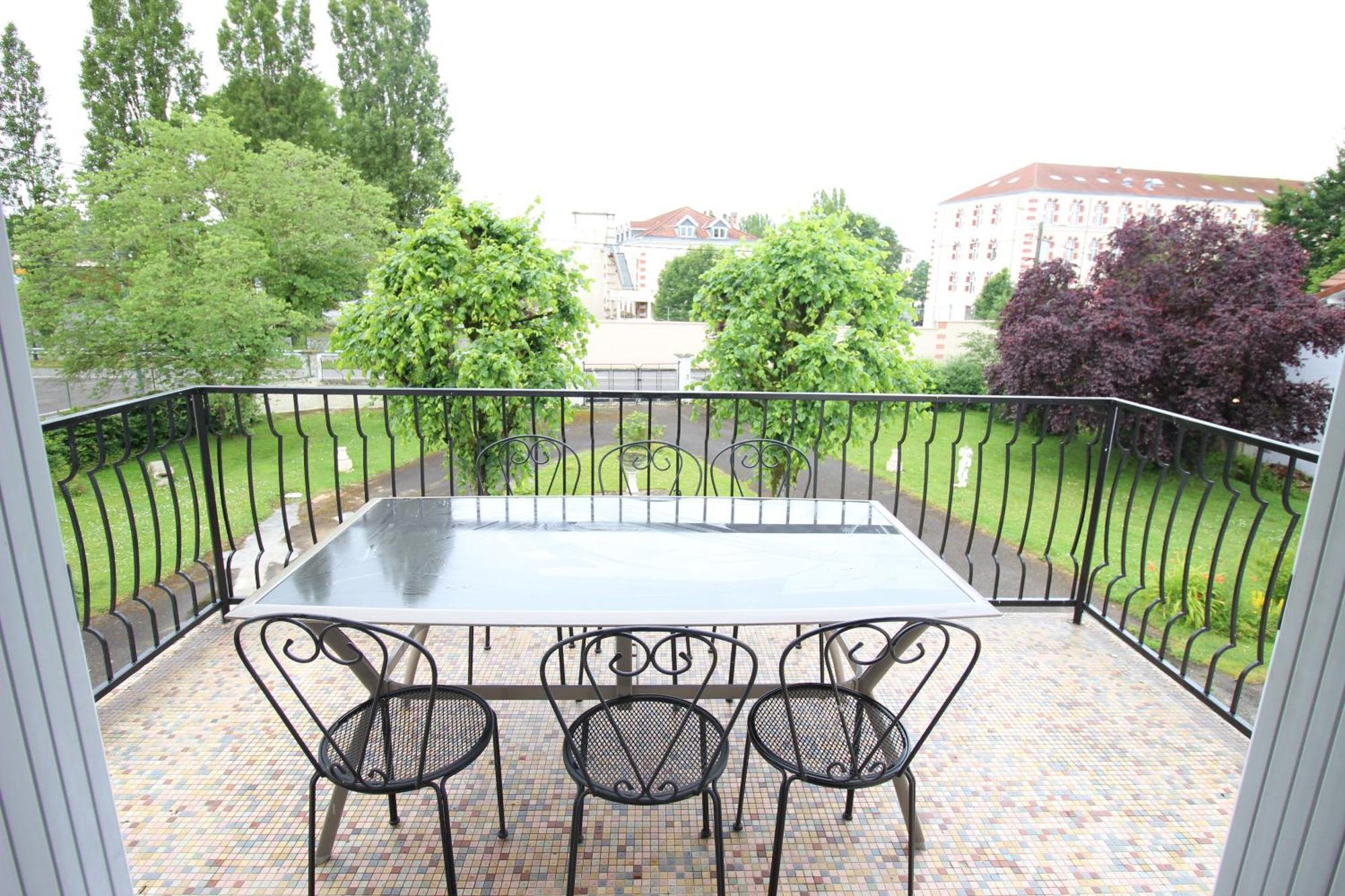 3 Chambres - Tres Grand Jardin Privee - Terrasse Privee - Garage Velo Et Moto - Parking Voiture Privee Dans La Propriete - Gere Par Presta-Zen'Services Thierville-sur-Meuse Exteriör bild