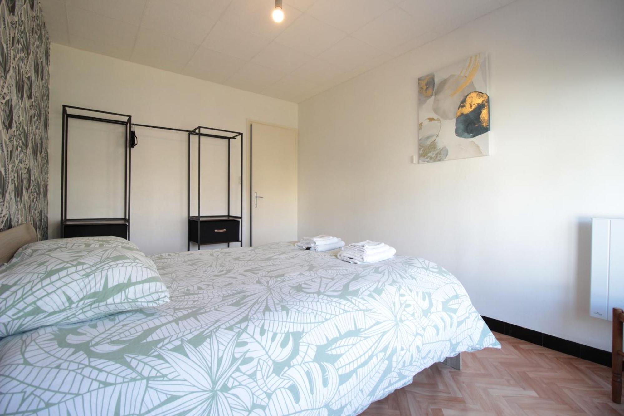 3 Chambres - Tres Grand Jardin Privee - Terrasse Privee - Garage Velo Et Moto - Parking Voiture Privee Dans La Propriete - Gere Par Presta-Zen'Services Thierville-sur-Meuse Exteriör bild